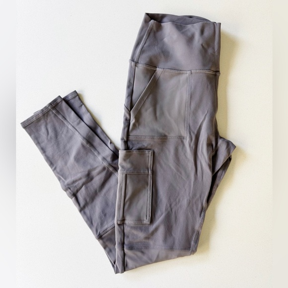 ALO High Waist Cargo Leggings - Picture 4 of 10